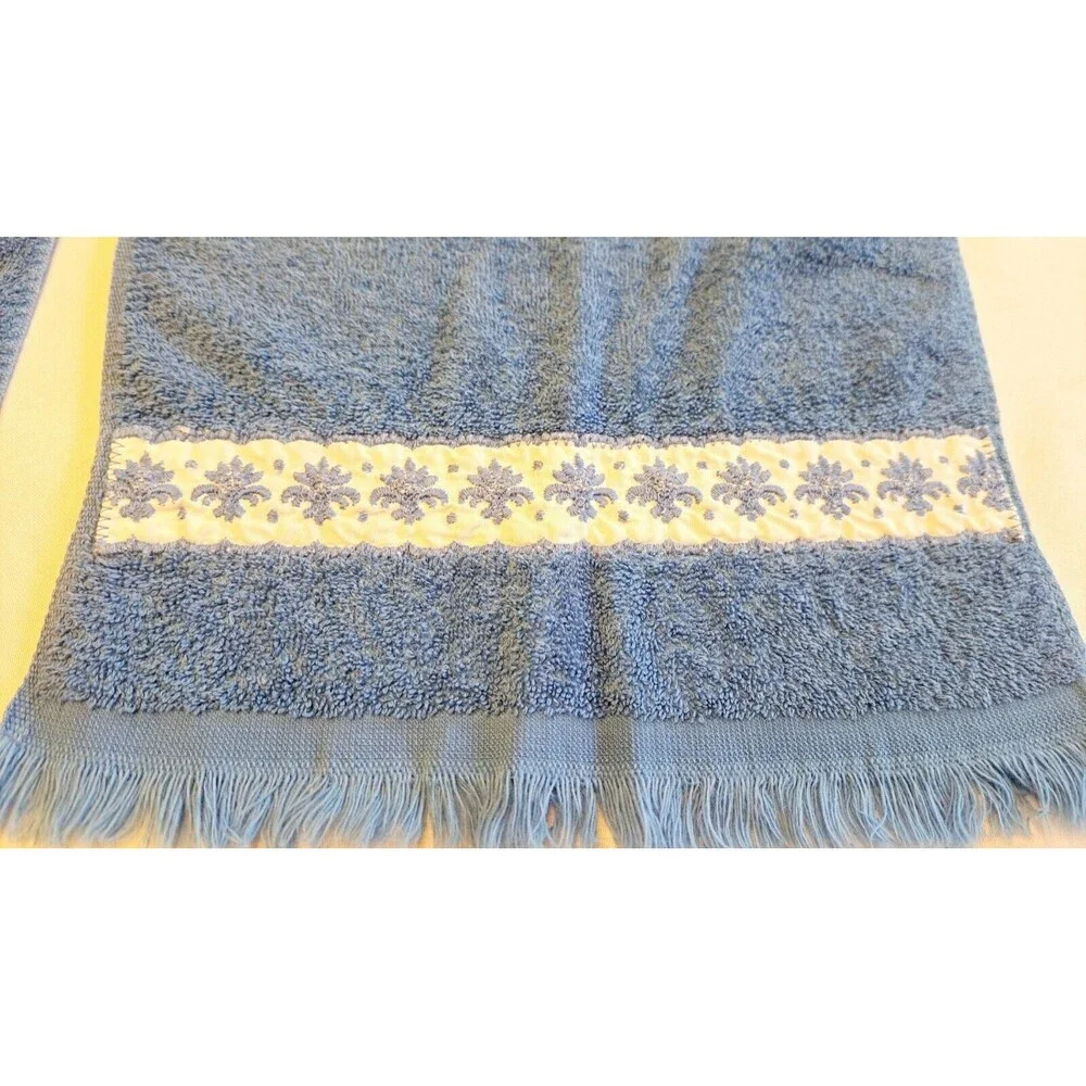 2 Vintage Wamsutta Heritage EMBROIDERED Finger Tip Hand Towel Cotton Blue White